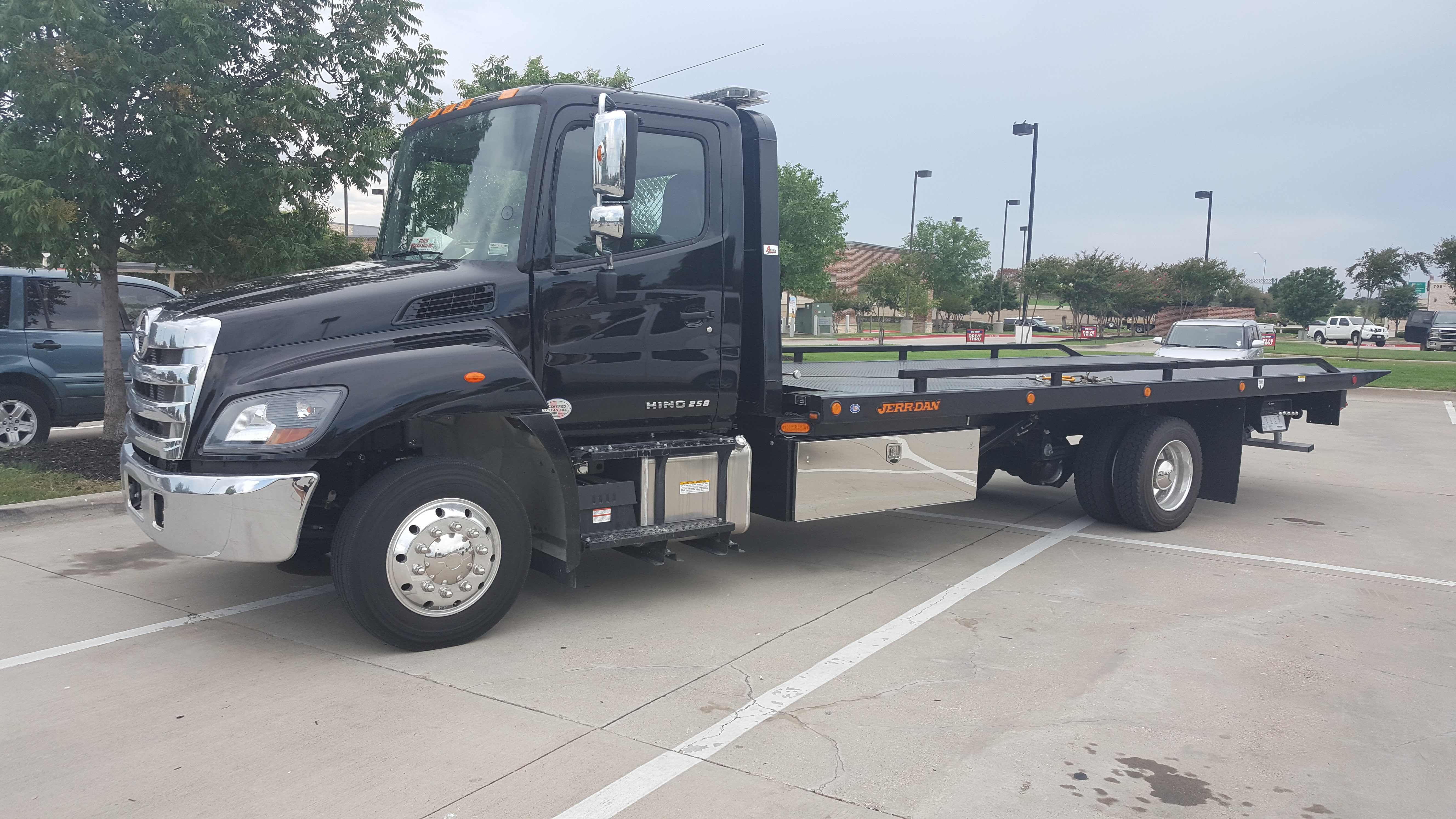 Flatbed Tow Truck In Dallas
