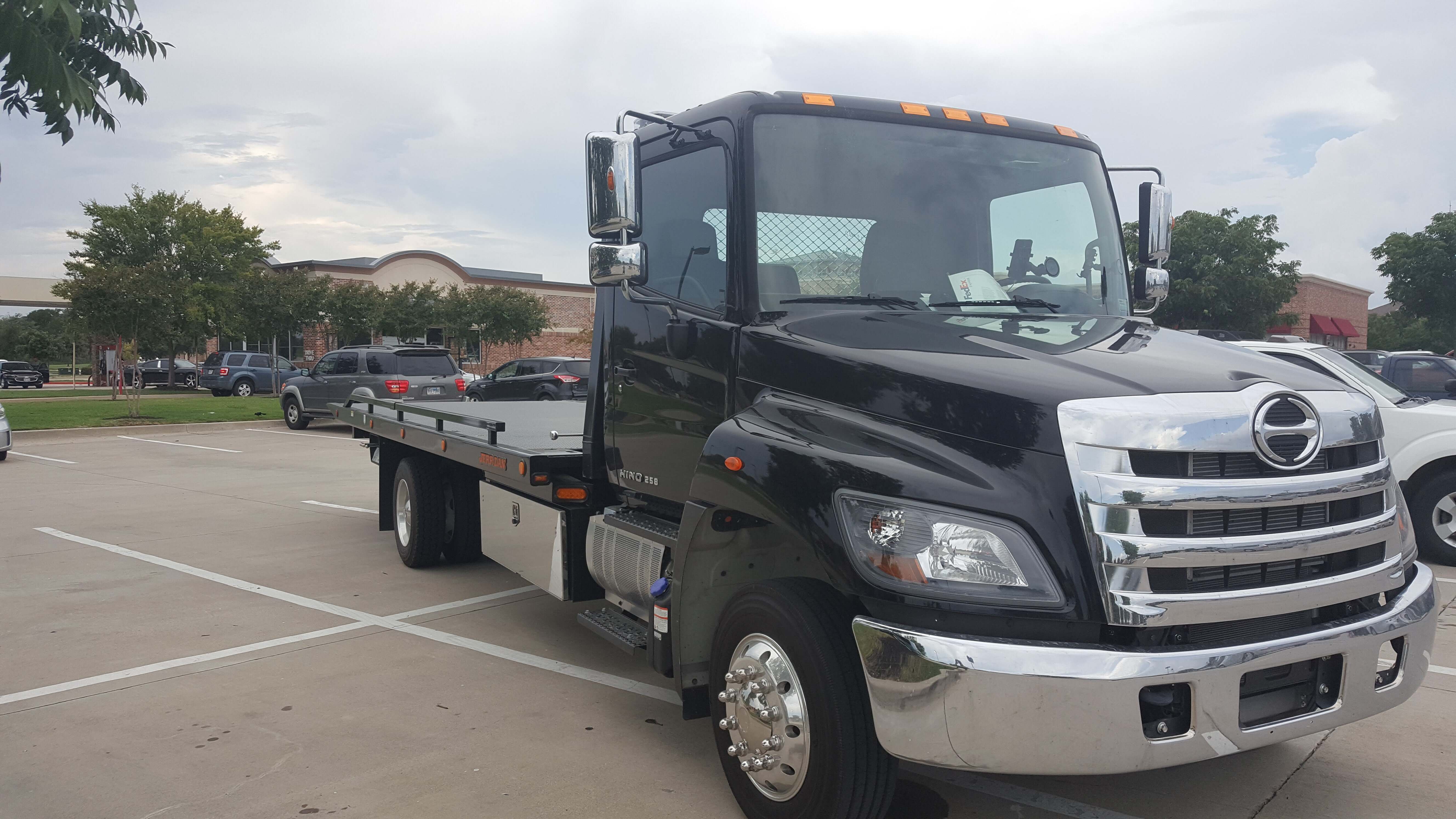 Tow Truck In Farmers Branch