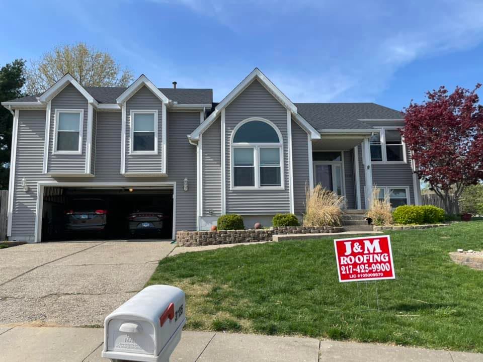 J & M Roofing